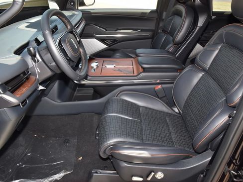 New 2027 Lincoln Navigator L Black Label AWD/4WD image 13