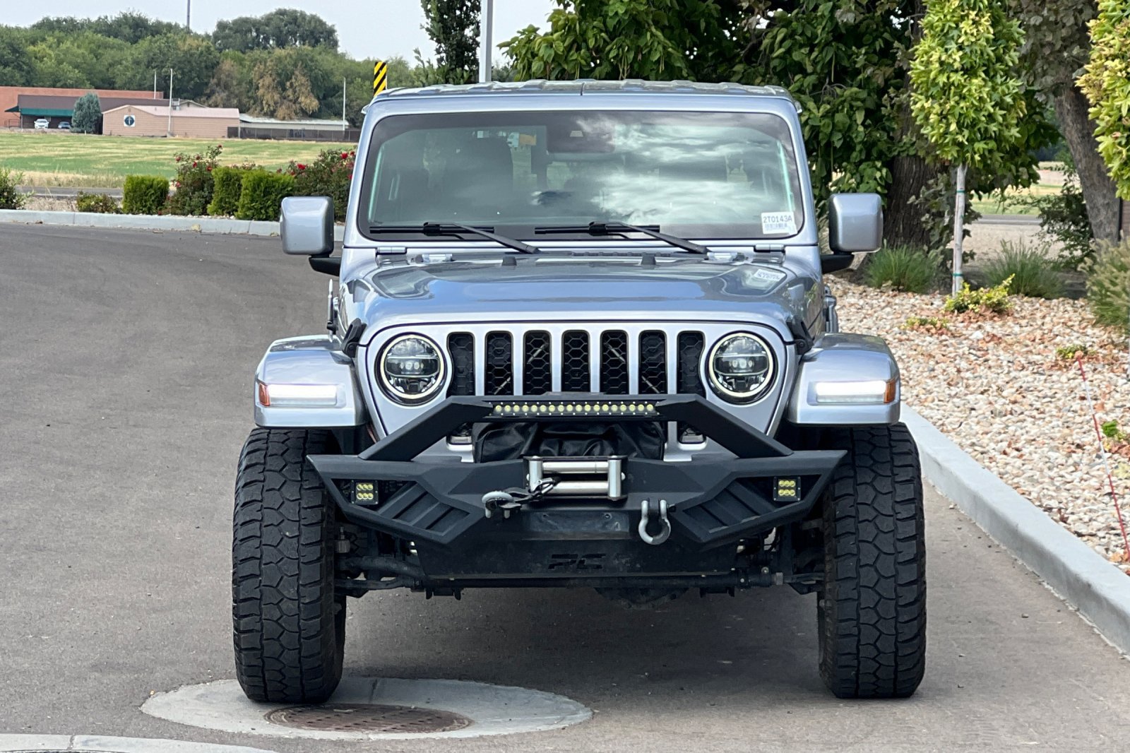 Used 2021 Jeep Gladiator Overland AWD/4WD image 12