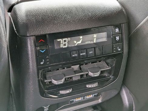 Used 2023 Jeep Grand Cherokee L Limited image 23