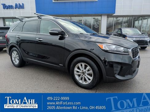 Used 2019 Kia Sorento LX w/ LX Convenience Package image 1