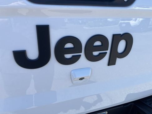 Used 2021 Jeep Gladiator Sport AWD/4WD image 28
