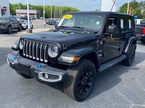 Used 2023 Jeep Wrangler Unlimited Sahara AWD/4WD image 2