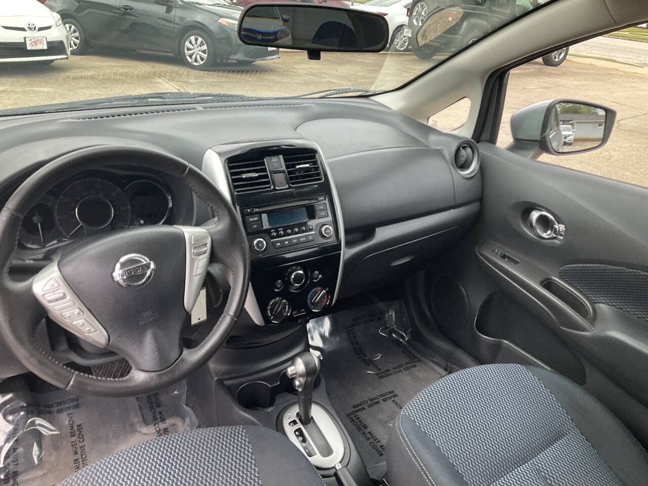 Used 2015 Nissan Versa Note SV w/ Sport Value Package FWD image 14