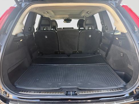 Used 2018 Volvo XC90 T5 Momentum w/ Convenience Package AWD/4WD image 17