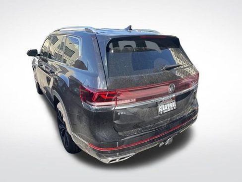 Certified 2024 Volkswagen Atlas SEL Premium R-Line image 5