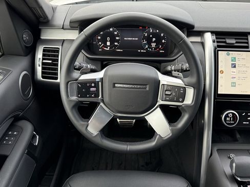 Certified 2025 Land Rover Discovery Dynamic SE image 18