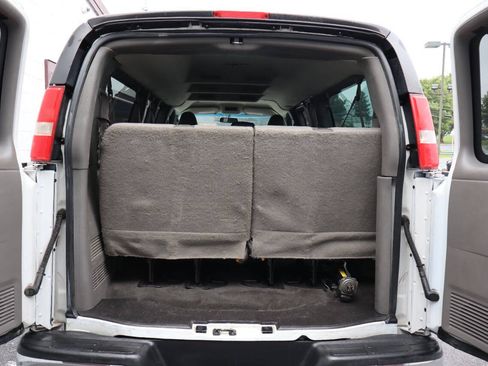 Used 2017 Chevrolet Express 3500 LT w/ LT Preferred Equipment Group RWD image 4
