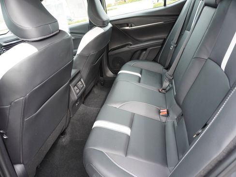 Used 2025 Toyota Camry SE w/ Convenience Package image 13