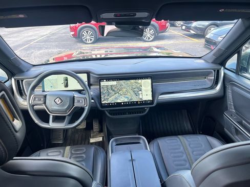 Used 2025 Rivian R1S Adventure Dual AWD/4WD image 22
