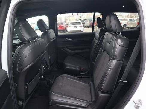 New 2025 Jeep Grand Cherokee L Altitude image 19