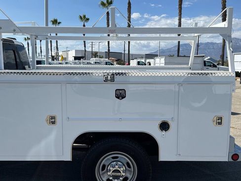 New 2025 Ford F350 XL w/ XL Chrome Package image 15