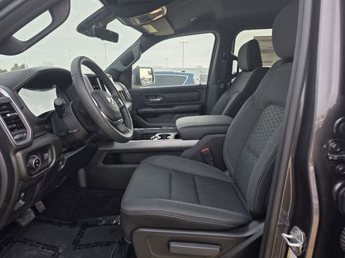 New 2026 RAM 1500 Express AWD/4WD image 4