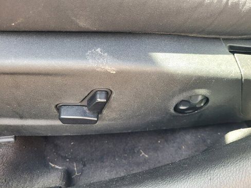 Used 2018 Chrysler 300 Touring image 4