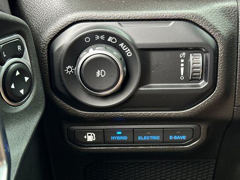 Used 2023 Jeep Wrangler Unlimited AWD/4WD image 27