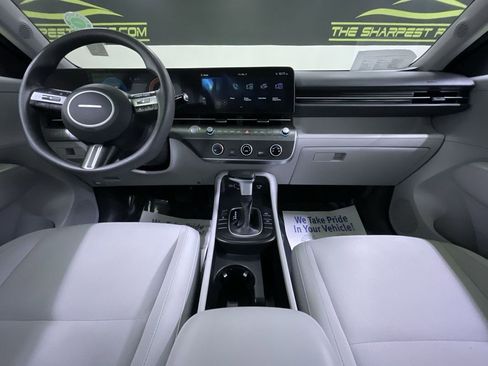 Used 2024 Hyundai Kona SE image 18