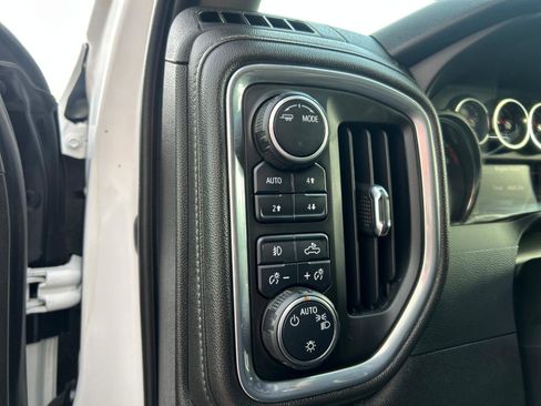 Used 2022 Chevrolet Silverado 1500 LT Trail Boss w/ Convenience Package II image 7