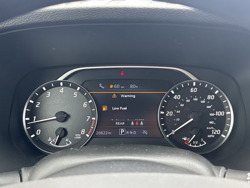 Used 2024 Nissan Frontier SV w/ Technology Package image 13