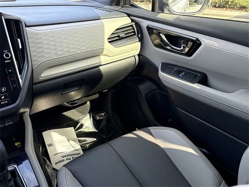 Certified 2025 Subaru Forester Limited image 13