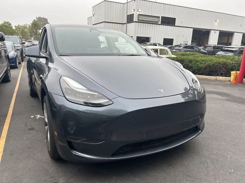 Used 2024 Tesla Model Y Long Range image 1