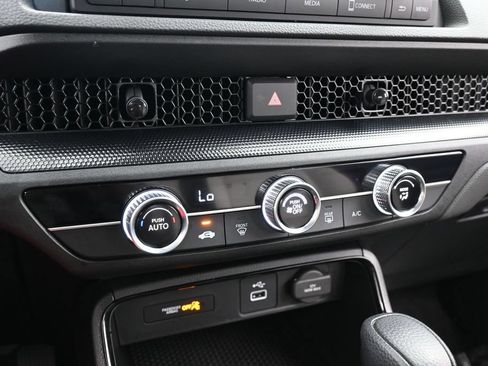 Used 2024 Honda CR-V LX image 16
