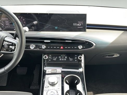 Certified 2026 Genesis GV70 2.5T AWD/4WD image 18