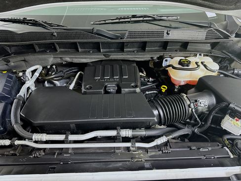 Used 2024 GMC Sierra 1500 SLE w/ Preferred Package image 32