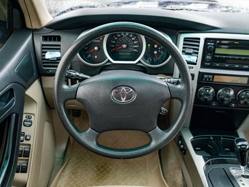 Used 2006 Toyota 4Runner SR5 AWD/4WD image 19