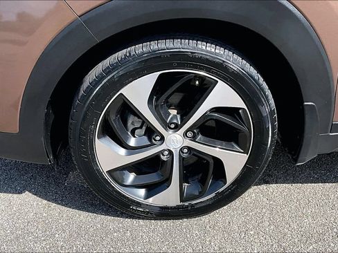 Used 2016 Hyundai Tucson Limited w/ Option Group 03 FWD image 8