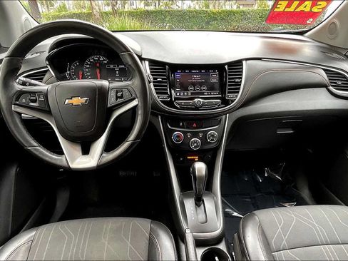 Used 2022 Chevrolet Trax LT w/ LT Convenience Package FWD image 15