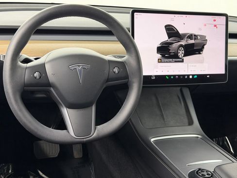 Used 2022 Tesla Model Y Long Range AWD/4WD image 35