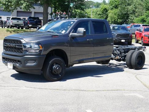 New 2024 RAM 3500 Tradesman image 3