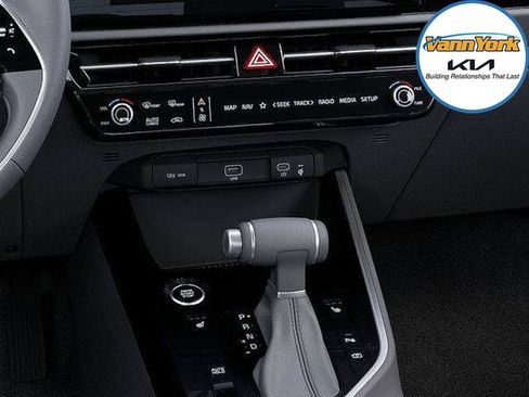 New 2025 Kia Niro EX image 21