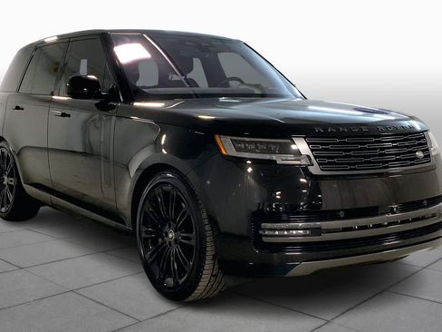 Used 2023 Land Rover Range Rover SE image 3
