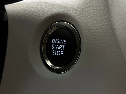 Used 2026 Toyota Corolla SE FWD image 19