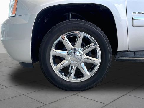 Used 2014 GMC Yukon Denali RWD image 10