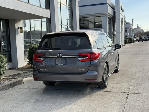 Used 2023 Honda Odyssey Elite image 5