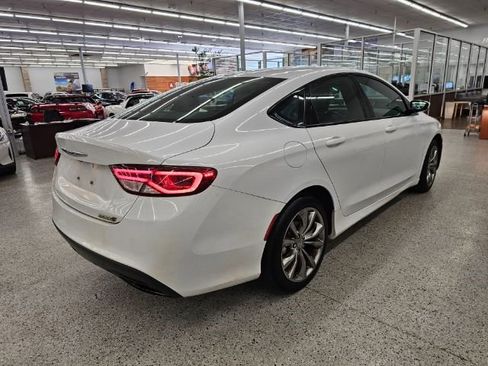 Used 2015 Chrysler 200 S w/ Comfort Group image 4