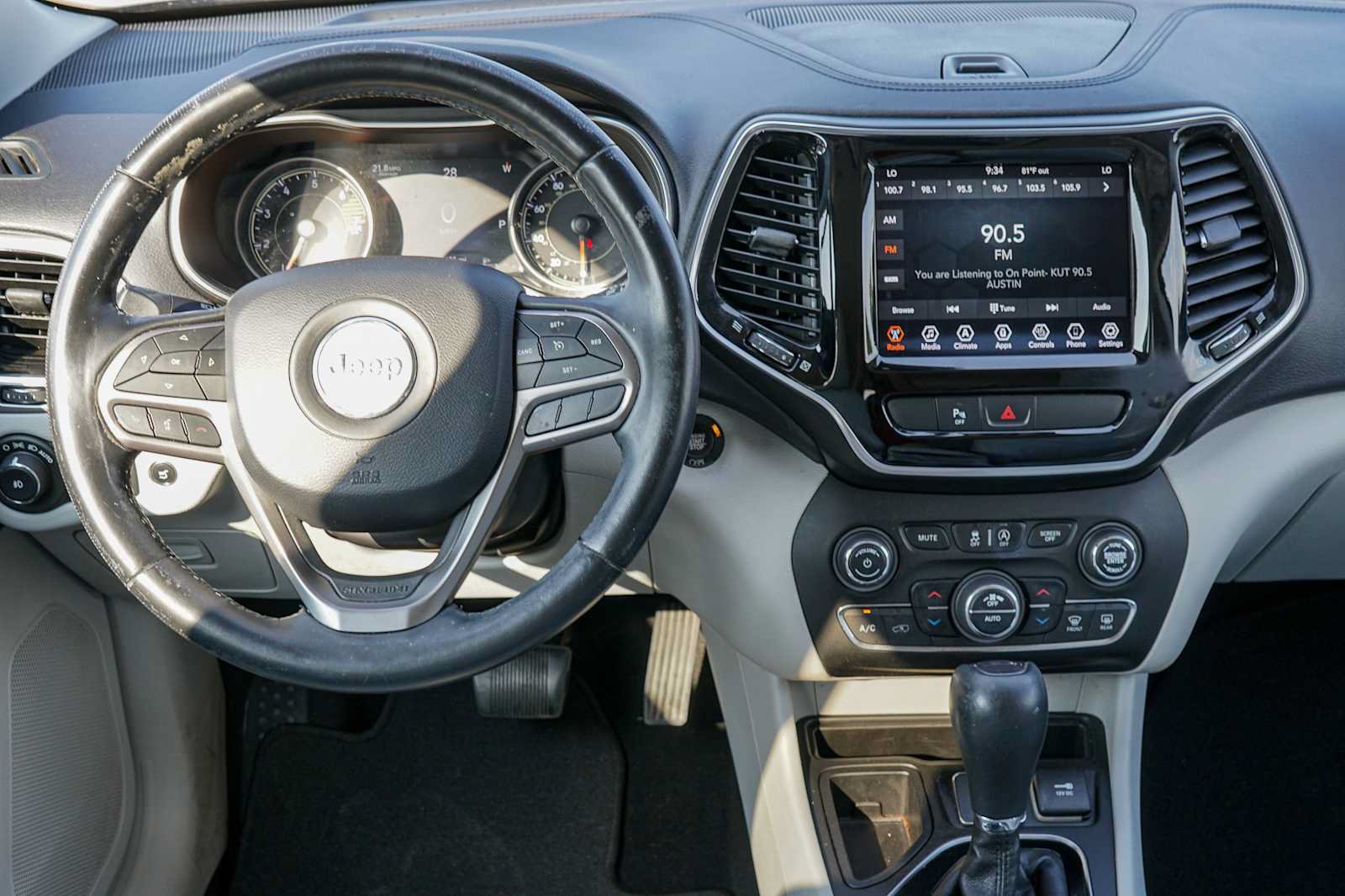 Used 2020 Jeep Cherokee Limited FWD image 23