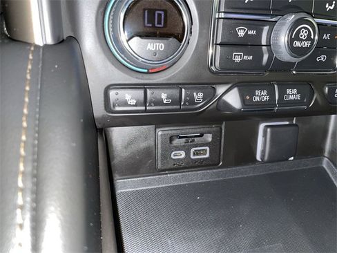 Used 2021 Chevrolet Tahoe High Country image 32