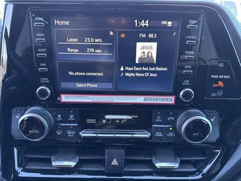 Used 2022 Toyota Highlander XSE image 32