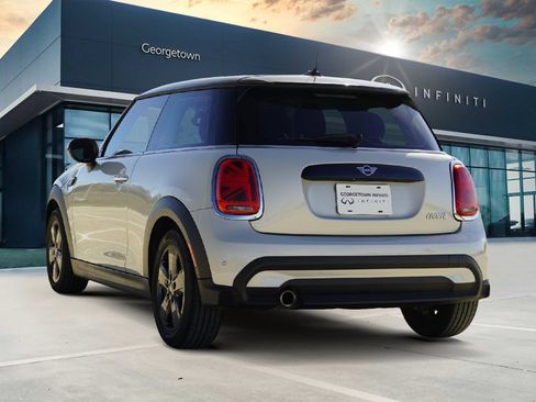 Used 2023 MINI Cooper 2-Door Hardtop image 7