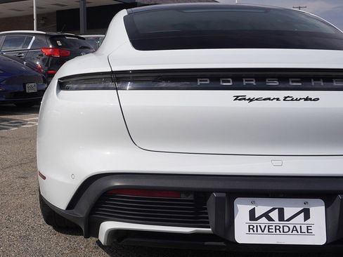 Used 2021 Porsche Taycan Turbo image 18