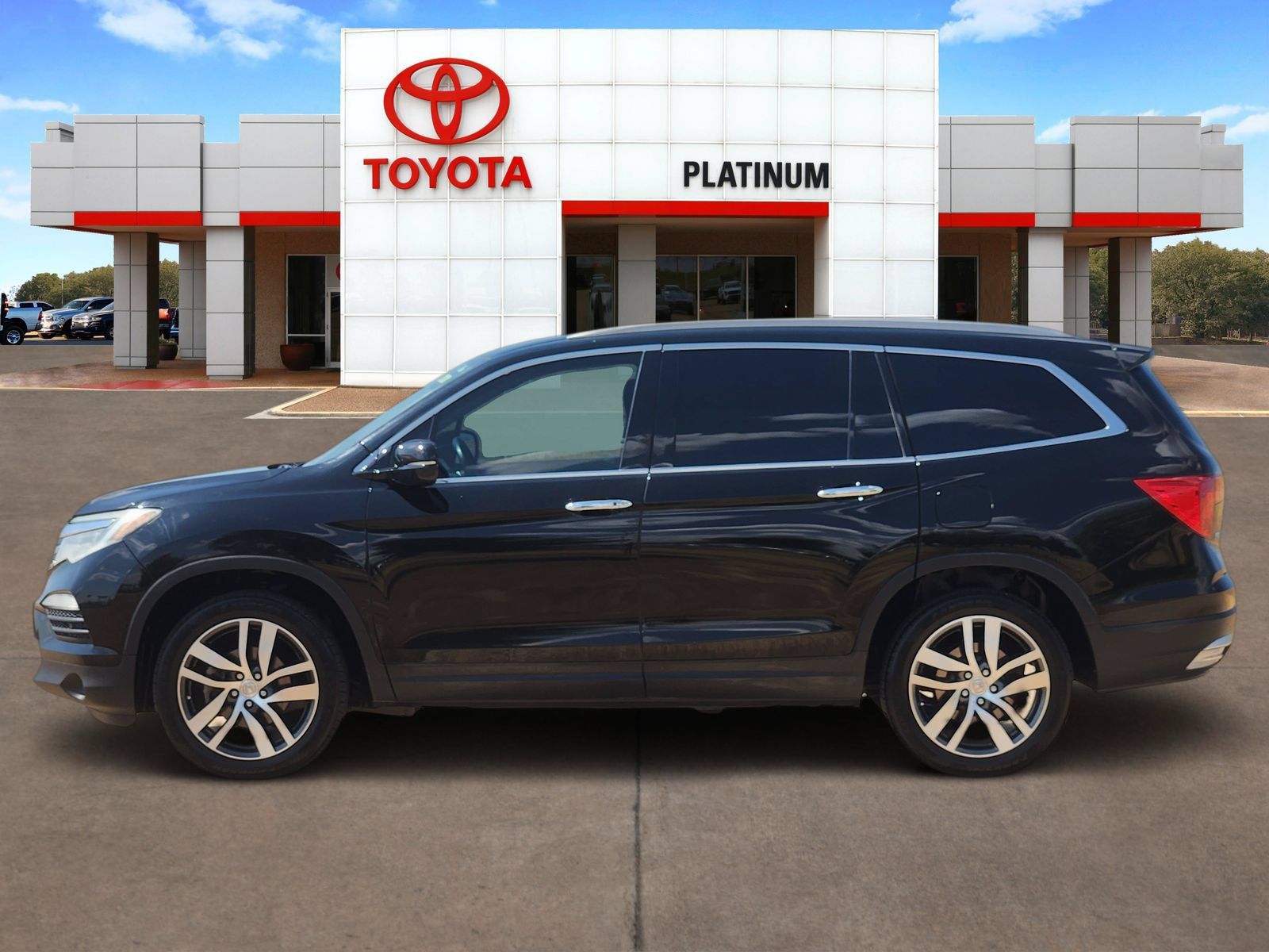 Used 2017 Honda Pilot Elite image 3