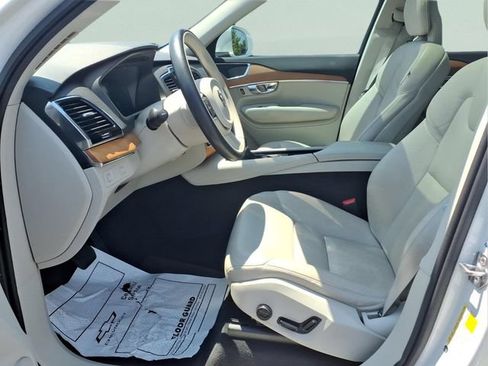 Used 2021 Volvo XC90 T6 Momentum w/ Advanced Package AWD/4WD image 16