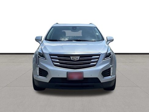 Used 2018 Cadillac XT5 Premium Luxury FWD image 2