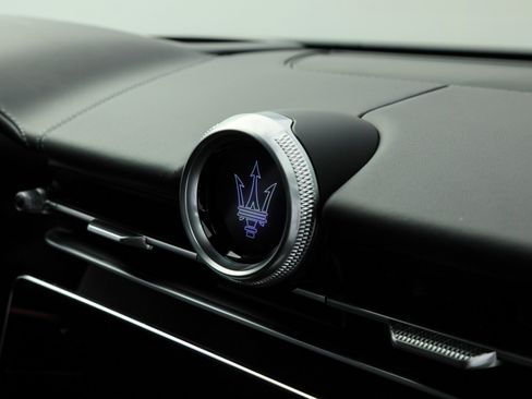 New 2025 Maserati Grecale Modena image 14