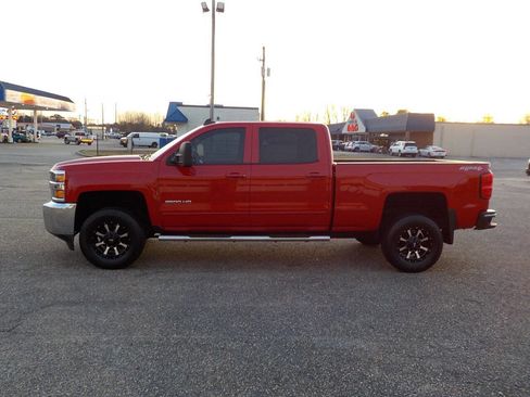Used 2015 Chevrolet Silverado 2500 LT image 2