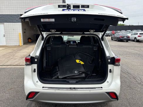 Used 2020 Toyota Highlander Platinum AWD/4WD image 34