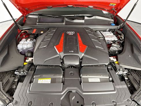 New 2025 Audi RS Q8 performance image 32