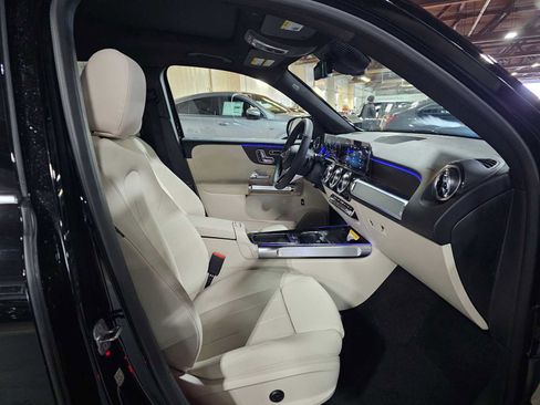 New 2026 Mercedes-Benz GLB 250 4MATIC image 11